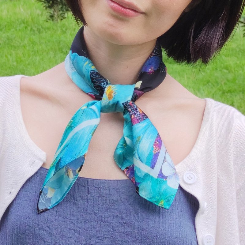 【客製化禮物】森林萌兔絲巾連絲巾扣禮盒/方巾/圍脖/長絲 - 絲巾 - 其他材質 