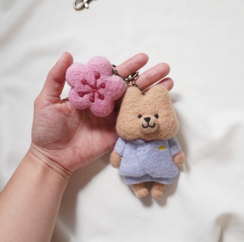 チャイナ エアラインの旧制服クマの羊毛フェルト キーホルダー