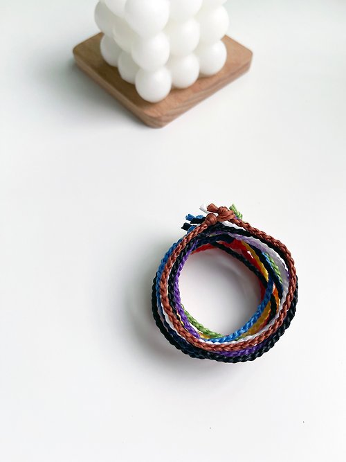 Tether/ monochrome silk Wax thread/ hand-woven anklet - Shop  zoeshop-handmade Anklets & Ankle Bracelets - Pinkoi