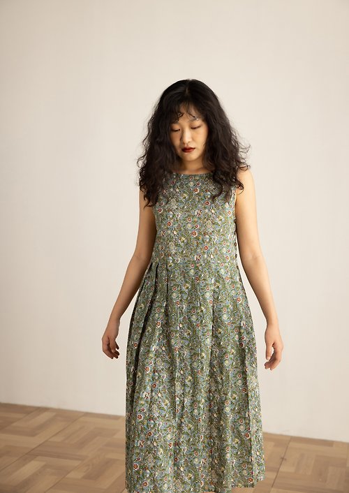 Local gal 日本進口面料復古藍色小花柄印花壓褶棉麻背心連身裙洋裝
