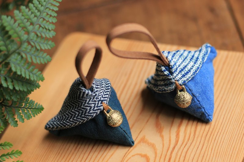 Yiranzhihe Scented Bag | Dual-purpose Scented Bag | Openable | Hand-woven fabric dyed with herbs and fully hand-sewn - Charms - Cotton & Hemp 