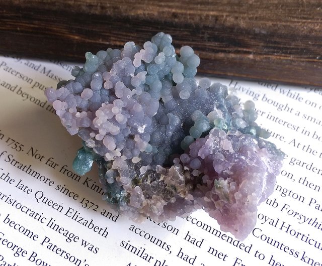 グレープクォーツ インドネシア産のブドウ型紫水晶ブドウ瑪瑙天然鉱石