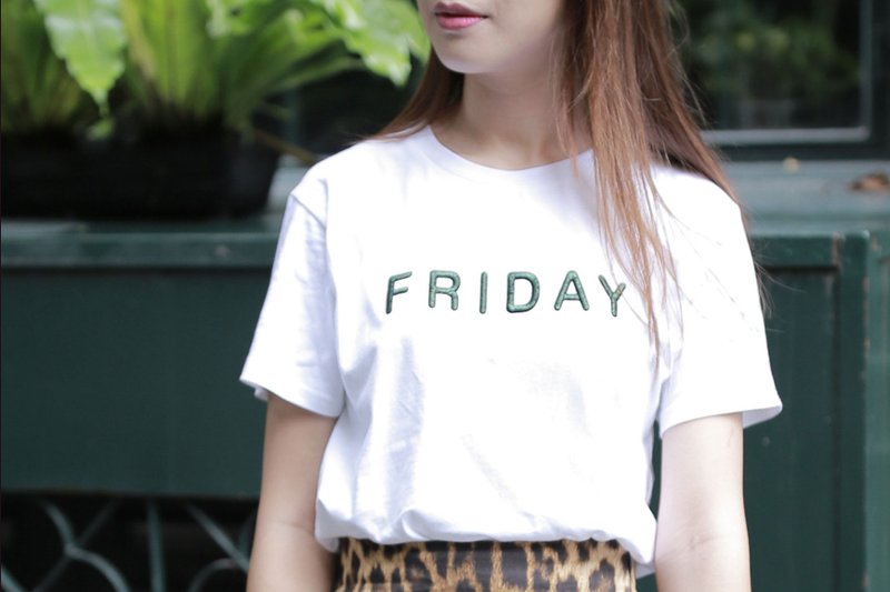 台灣野兔Friday 短袖T恤 - 女 T 恤 - 棉．麻 白色