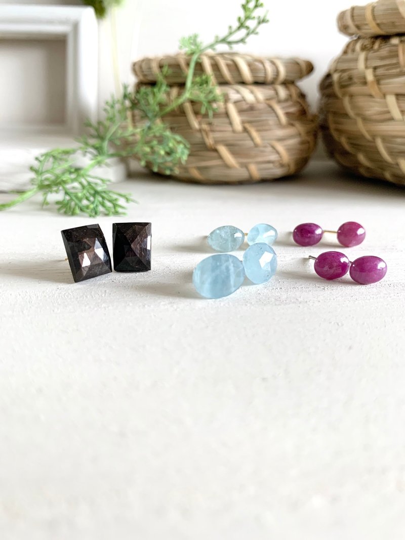 Aquamarine, Ruby, Sapphire tiny earring - ต่างหู - เครื่องประดับพลอย สีน้ำเงิน