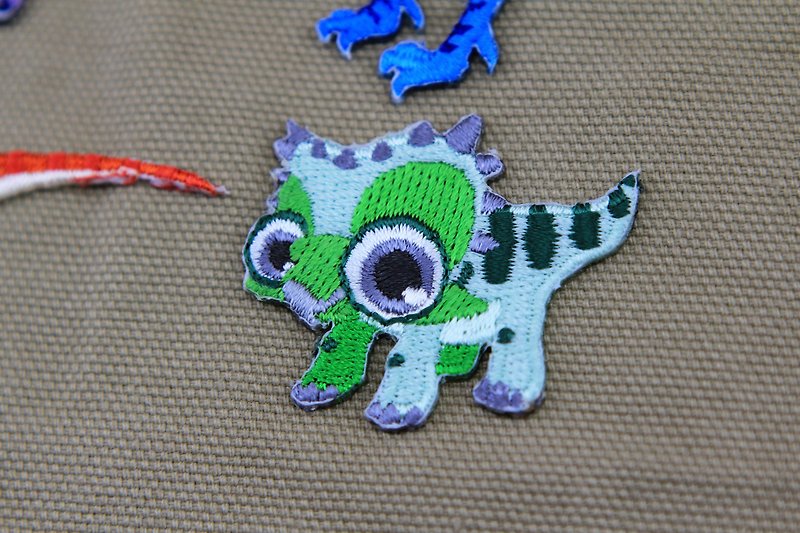 Jiaoqing Self-adhesive Embroidered Cloth Sticker-Dinosaur Resurrection Series - เย็บปัก/ถักทอ/ใยขนแกะ - งานปัก สีเขียว