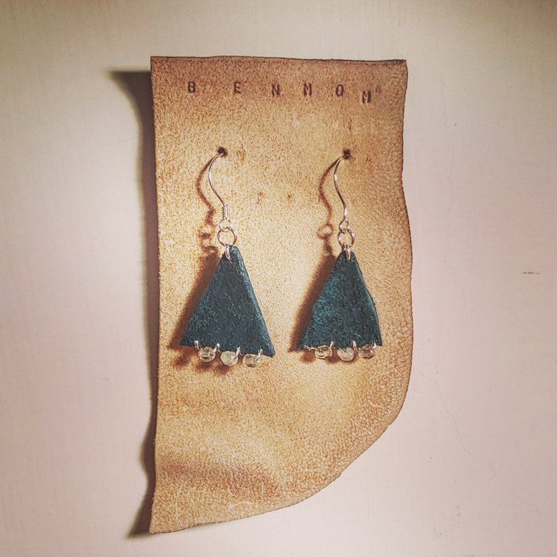 Mountain game 925 sterling silver leather and glass beaded earrings - Earrings & Clip-ons - Genuine Leather Green