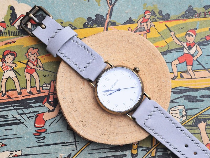 時計のストラップはよく縫い付けられています.革素材のバッグには、日本の動きの時計の翡翠の無料のレタリングが付いています.手巻きカップルの贈り物シンプルで実用的なイタリアンレザーベジタブルタンニングレザーレザーDIY本革カウハイドバレンタインデーギフト - 革細工 - 革 グレー