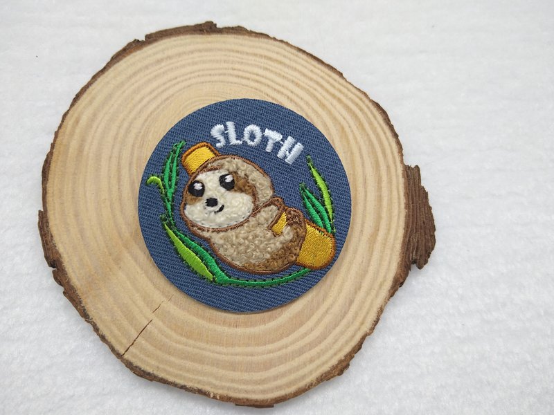 Forest Series Sloths--Three-dimensional embroidery pins are cute sloth wedding accessories - เข็มกลัด - งานปัก หลากหลายสี