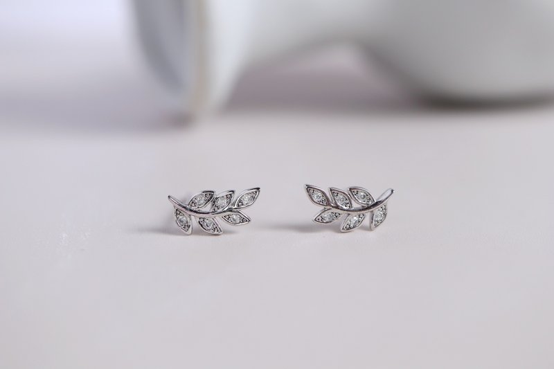 Laurel Leaf. sterling silver earrings - ต่างหู - เงินแท้ สีเงิน