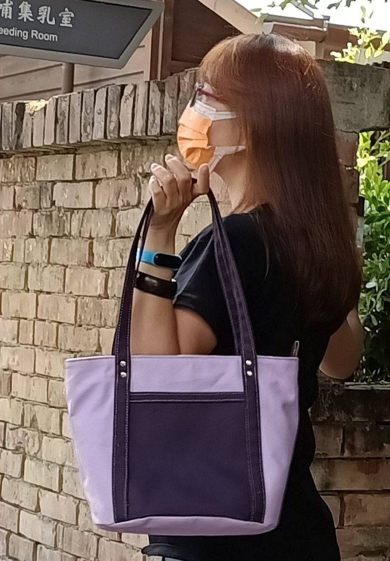 Contrast color series canvas bag handbag canvas bag bucket bag light purple - กระเป๋าถือ - ผ้าฝ้าย/ผ้าลินิน สีม่วง