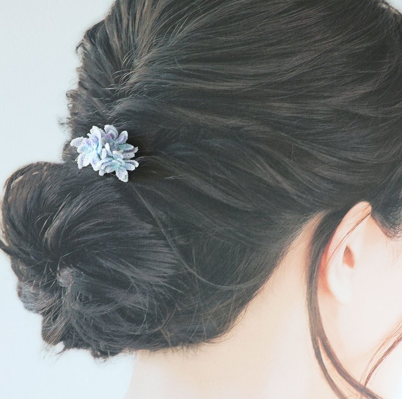 Wanhua mirror hydrangea hair comb/hairpin light blue/purple blue 2 colors hand dyed braided flower fine micro hook - Hair Accessories - Cotton & Hemp Purple