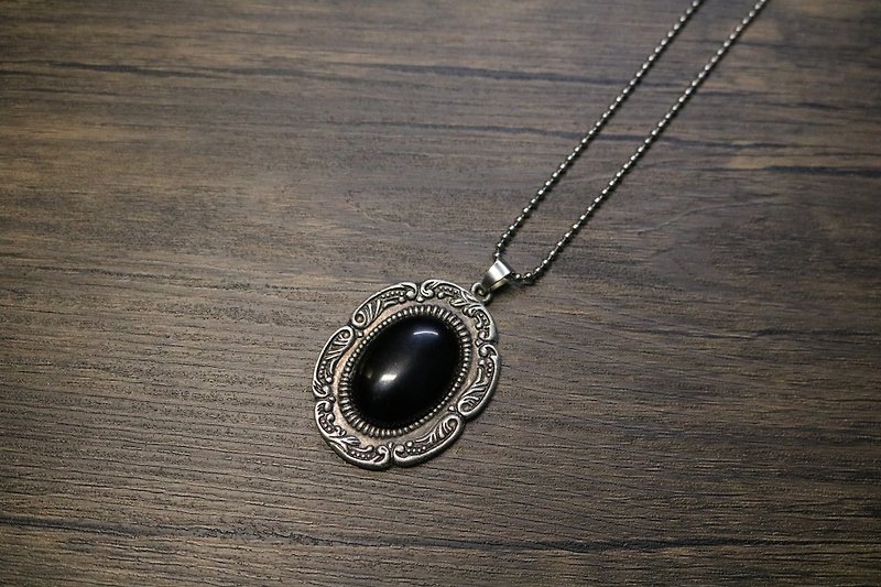 Retro silver xiangkan Black Agate Necklace / simple and atmospheric design/ - Necklaces - Other Metals Black