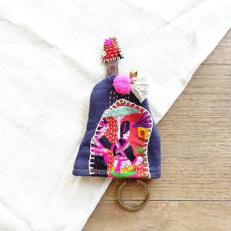 DUNIA handmade / farmhouse gourd key holder / Hmong embroidered key cover - 娶 - ที่ห้อยกุญแจ - ผ้าฝ้าย/ผ้าลินิน สีน้ำเงิน