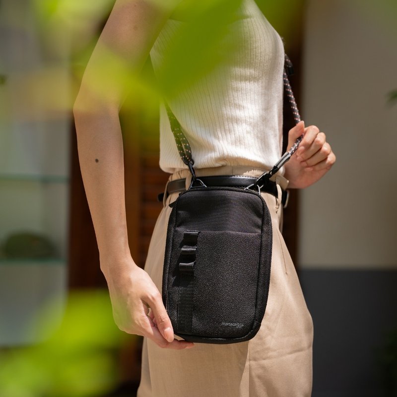 Bon Voyage 斜揹小包 - 黑MONO-BV-SAC-BLK色 - 其他 - 尼龍 黑色