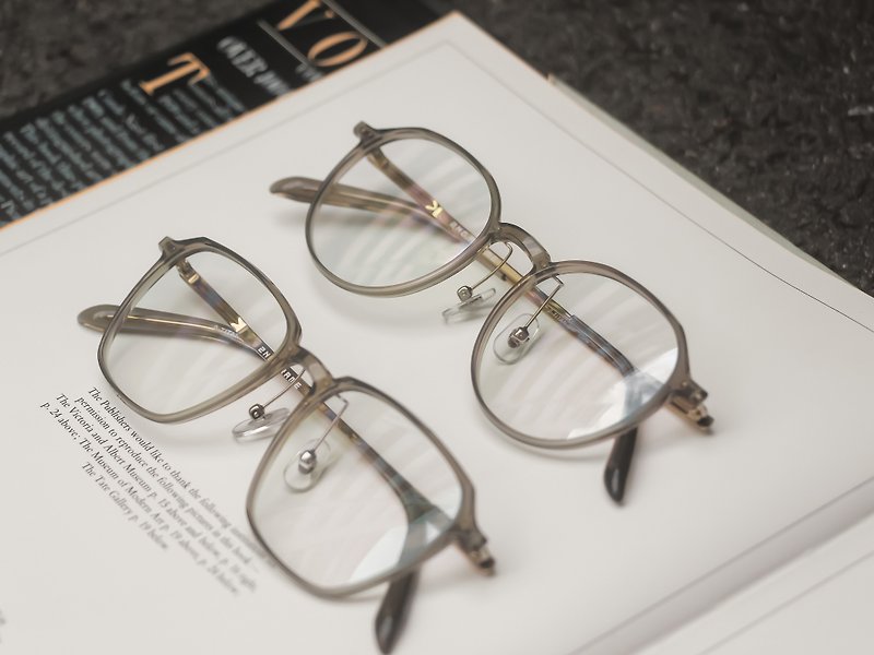 極輕量beta鈦高密板材法式皇冠型眼鏡-灰綠金 禮物 - 眼鏡/眼鏡框 - 其他材質 綠色