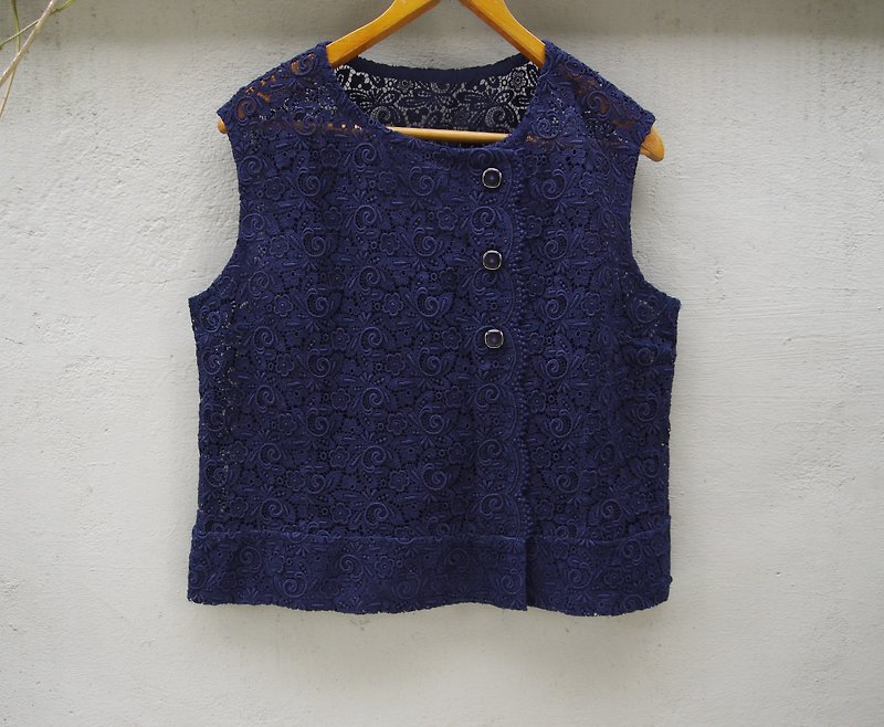 FOAK vintage hollow vest Blue Lagoon - เสื้อกั๊กผู้หญิง - ผ้าฝ้าย/ผ้าลินิน สีน้ำเงิน
