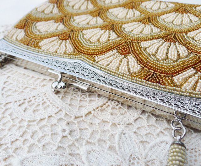 外観美品❤️ヴィンテージ【入手困難】総刺繍ビーズ ハンドバッグ パーティー 和装 ☆昭和レトロ 豪華 和装バッグ◎ サイズ：高さ14cm×横22cm×幅5.5