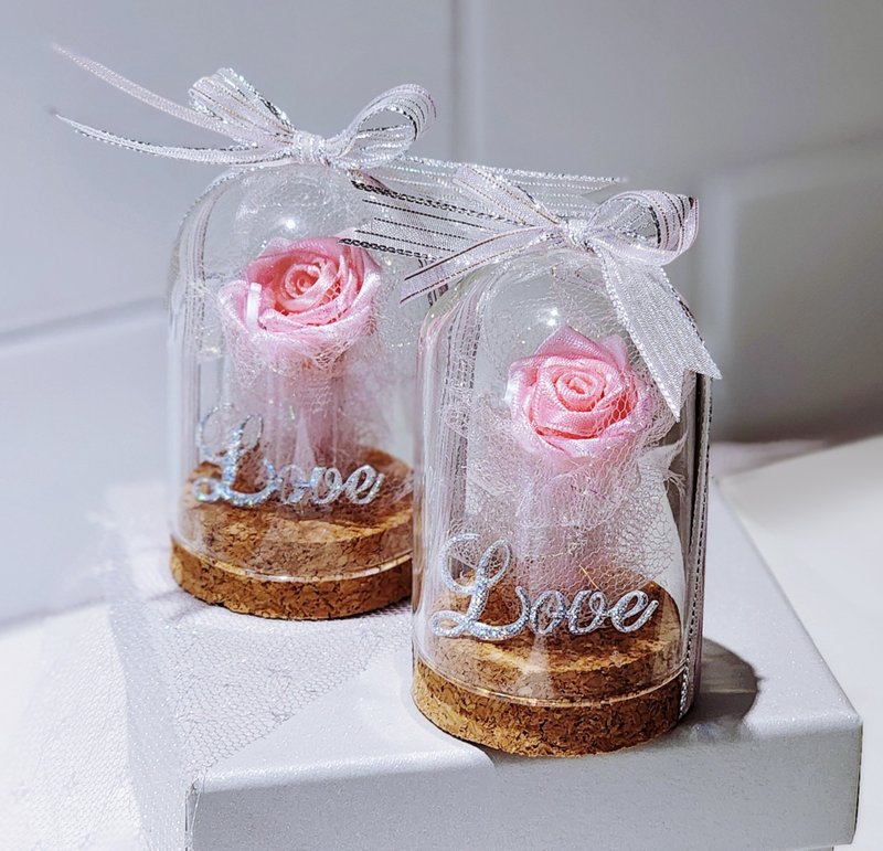 Shiny pink small roses in glass bottle with cork stopper - ช่อดอกไม้แห้ง - แก้ว สึชมพู