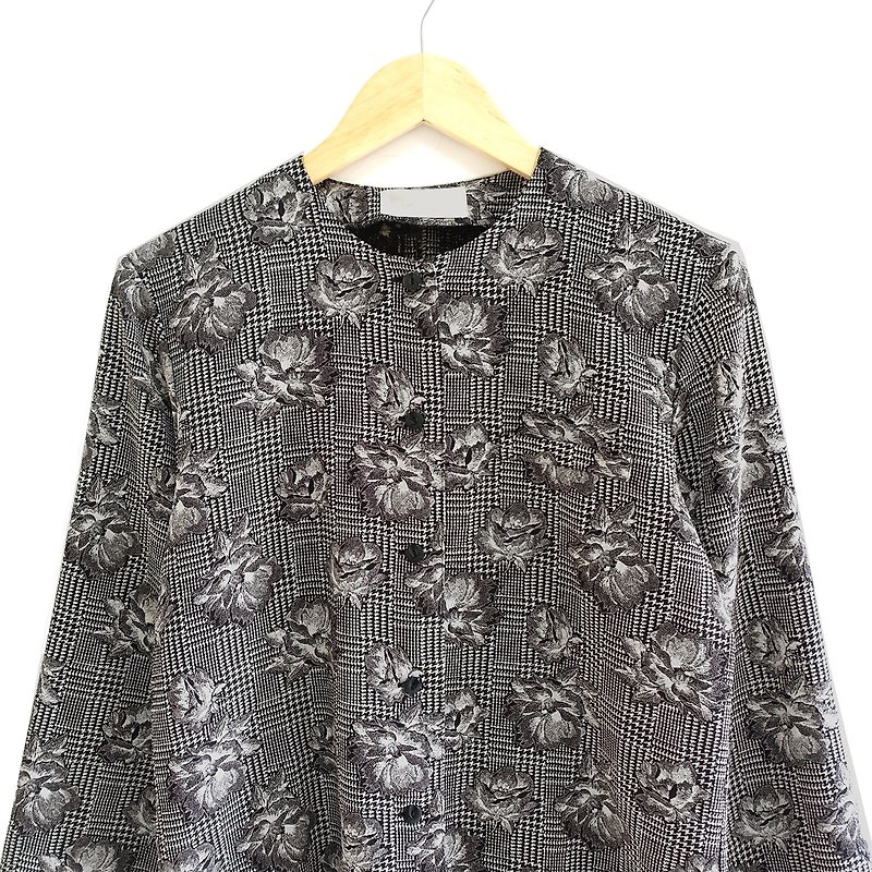 │Slowly│Black Rose-vintage shirt│vintage.Retro.Art.Made in Japan - เสื้อเชิ้ตผู้หญิง - เส้นใยสังเคราะห์ สีดำ