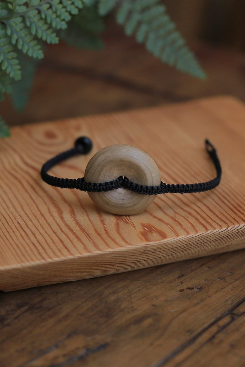 Yiranzhi Original | Zhennan Peace Buckle Braided Kumihimo| One item, one picture, natural nanmu fragrance - Bracelets - Wood 