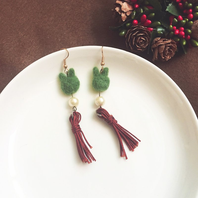 Mini fleshy handmade tassel earrings - Biguang ring _ can be changed clip - Earrings & Clip-ons - Wool Green