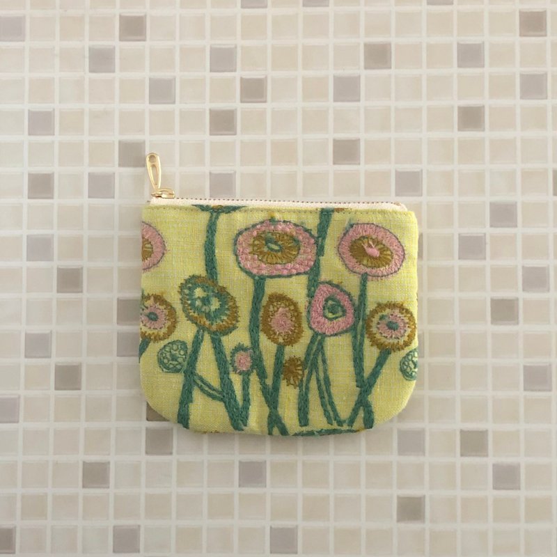 mina perhonen mini pouch flower lover embroidery handmade path & anemone coin case - กระเป๋าใส่เหรียญ - ผ้าฝ้าย/ผ้าลินิน สีเหลือง