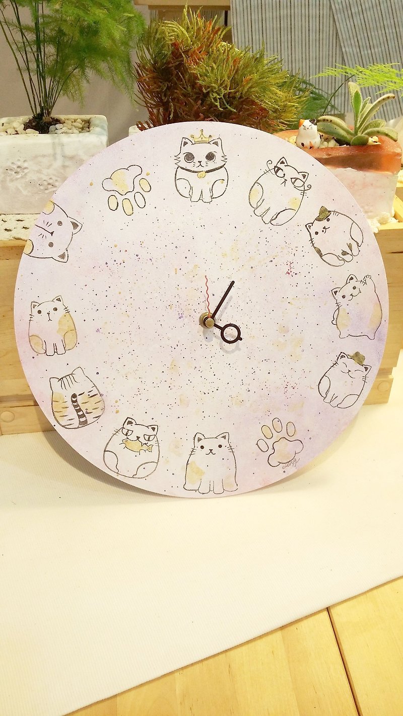 Chubby cat. Clock / clock / simple hand-painted - นาฬิกา - ไม้ สีม่วง