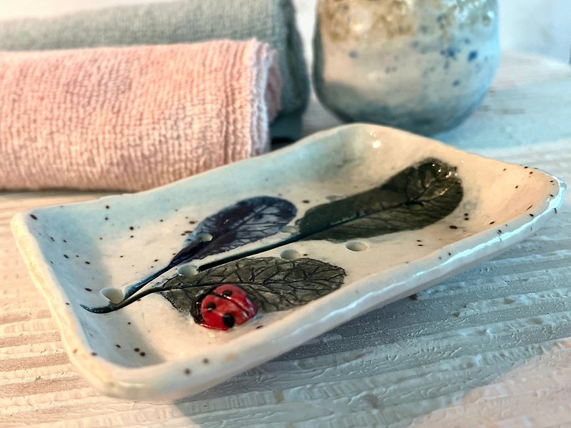Little Ladybug’s Leisure Afternoon Soap Dish (Remade after Sold Out)_Ceramic Soap Dish - Bathroom Supplies - Porcelain White