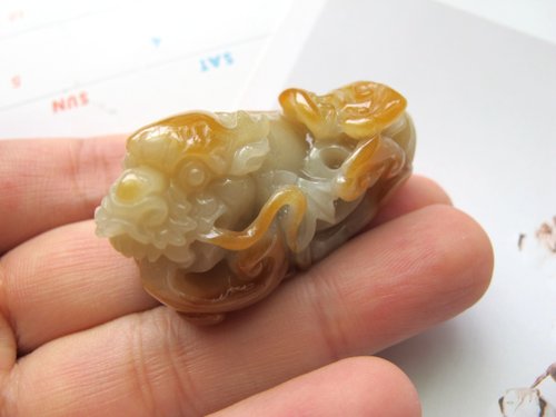 ONION BULB 翡翠A貨天然緬甸玉【獨佔鰲頭】【原件寄出】天然黃翡玉墜