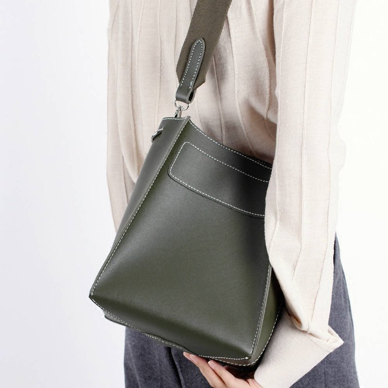 Dark green three-color soft leather wide shoulder strap commuter bucket bag dual-use mother bag green PU leather side cross-body bag - Messenger Bags & Sling Bags - Faux Leather Green