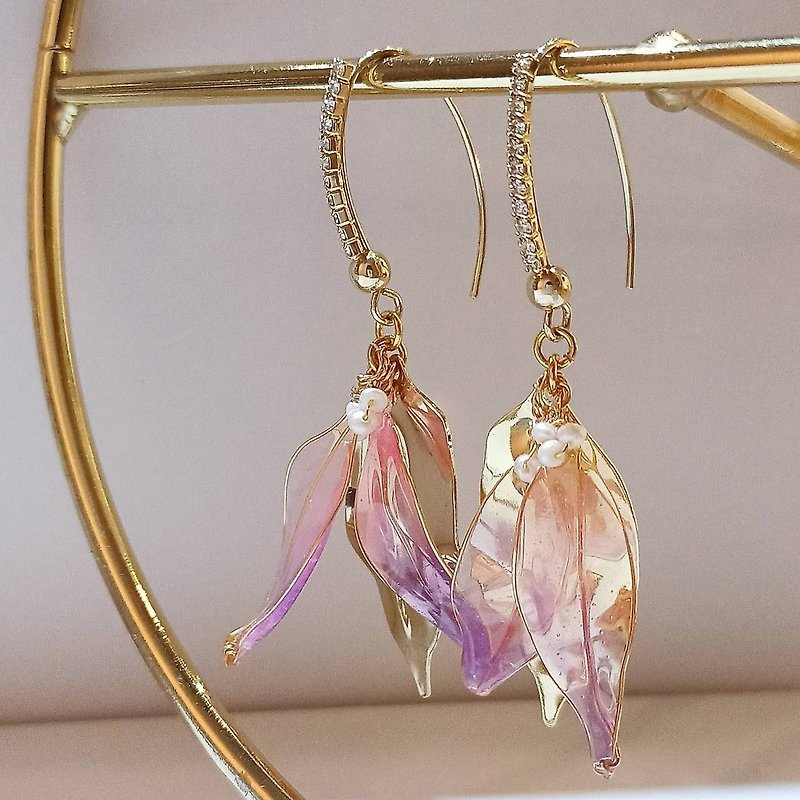 1KM Symphony World • Smudged Pastel Leaf Resin Earrings - Earrings & Clip-ons - Resin 