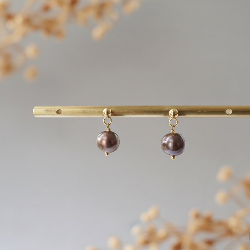 【数量限定】 淡水パールチョコレートブラウン色の一粒ピアス/イヤリング ダークブラウン 秋冬ピアス - 耳環/耳夾/耳骨夾 - 寶石 咖啡色