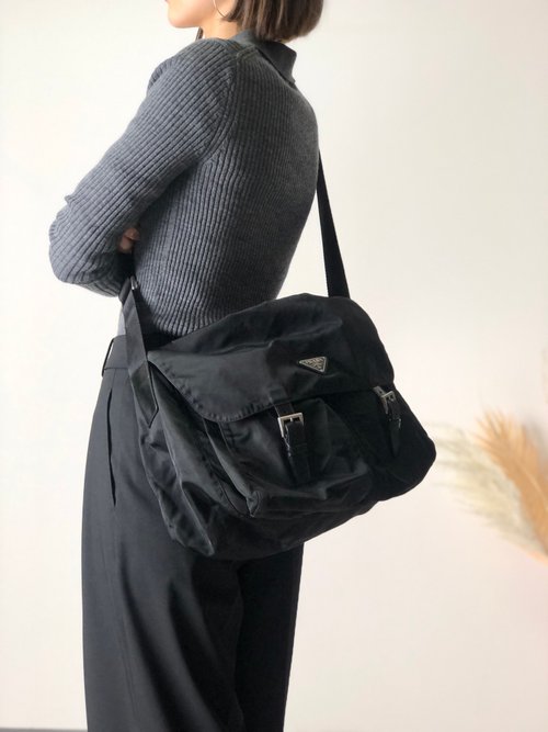 日本直送 名牌中古包 】PRADA プラダ トライアングルロゴ ナイロン
