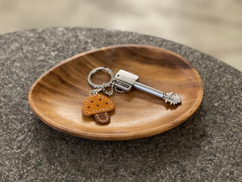 【Handmade Leather Object】Leather Mushroom Keyring (Camel) - Keychains - Genuine Leather 