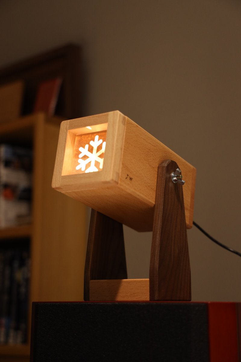 【Must be wood】Projection modeling lamp - Lighting - Wood Brown