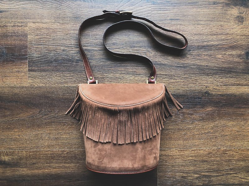 VINTAGE BALLY Shoulder Leather Tassel Hardshell Bag / Suede / Made in Italy - Messenger Bags & Sling Bags - Genuine Leather Brown