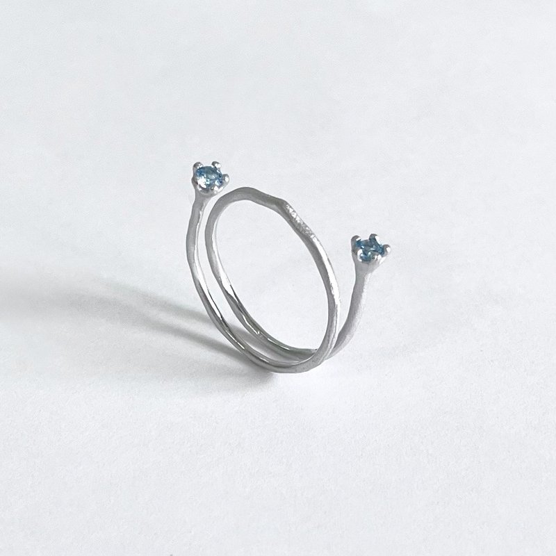 Mollis Ring (Swiss Blue Topaz) sand blast finishing - แหวนทั่วไป - เงินแท้ 