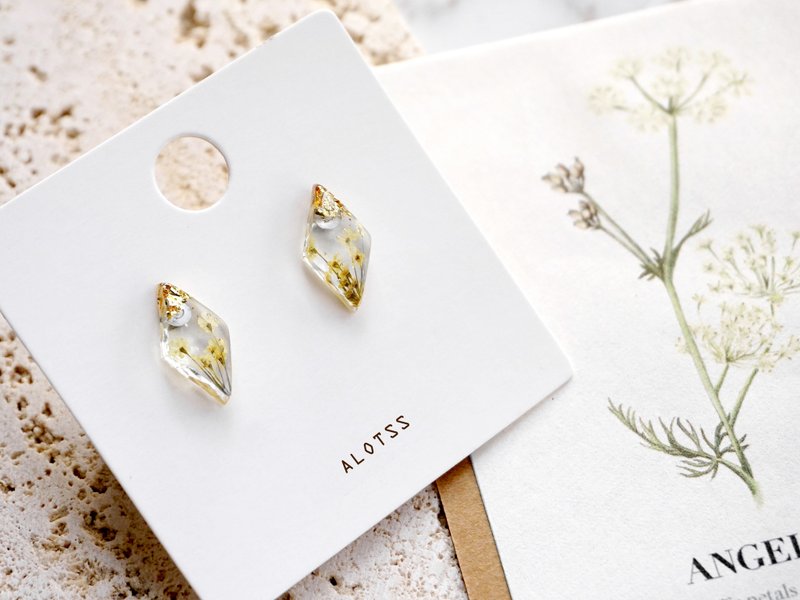 Resin / earring / Real Flower Jewelry, Pressed flowers, Simple Stud Earrin - ต่างหู - พืช/ดอกไม้ 