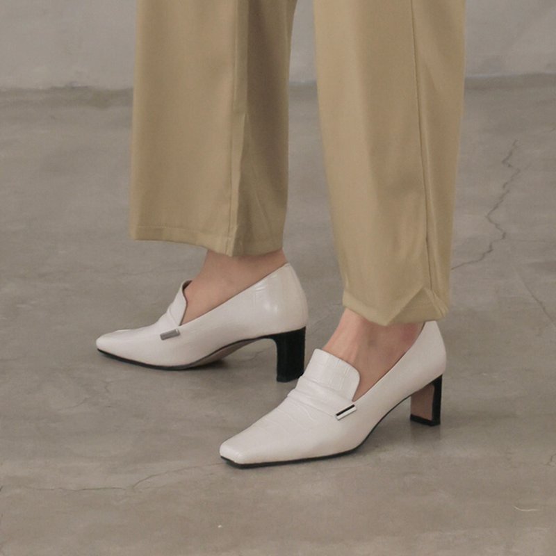 Minimalist preppy mule chunky heels - รองเท้าส้นสูง - หนังแท้ ขาว