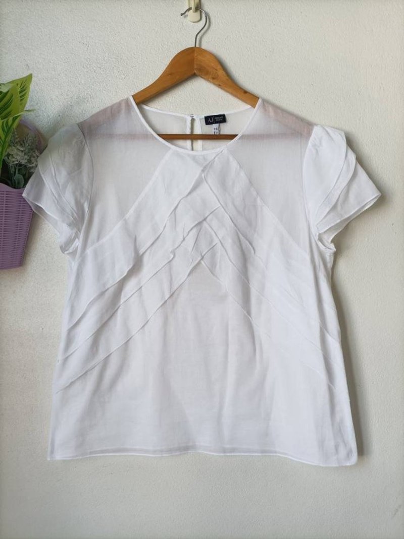 Armani White Blouse// Size L - เสื้อผู้หญิง - ผ้าฝ้าย/ผ้าลินิน 