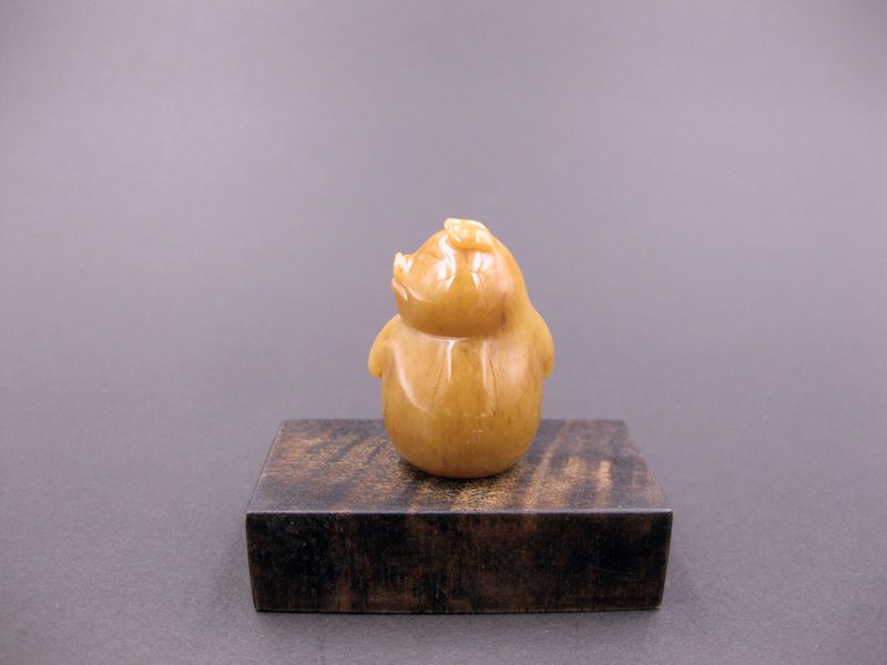 Amused Animals-Cute Pigs Xinjiang Golden Silky Jade - Items for Display - Jade Orange