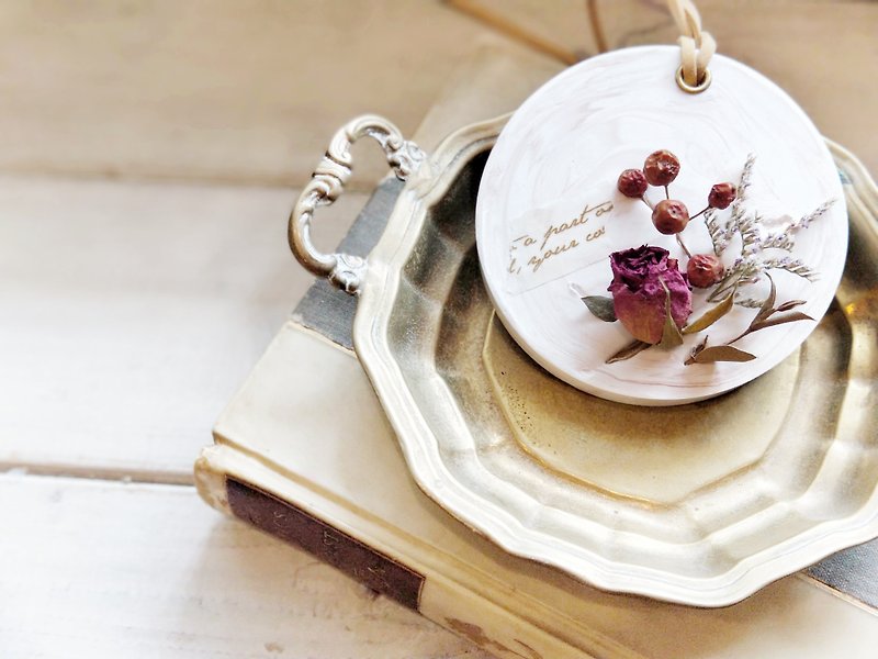 Un Jess Cadeau / Round Dry Rose Fragrance Stone - Fragrances - Other Materials White