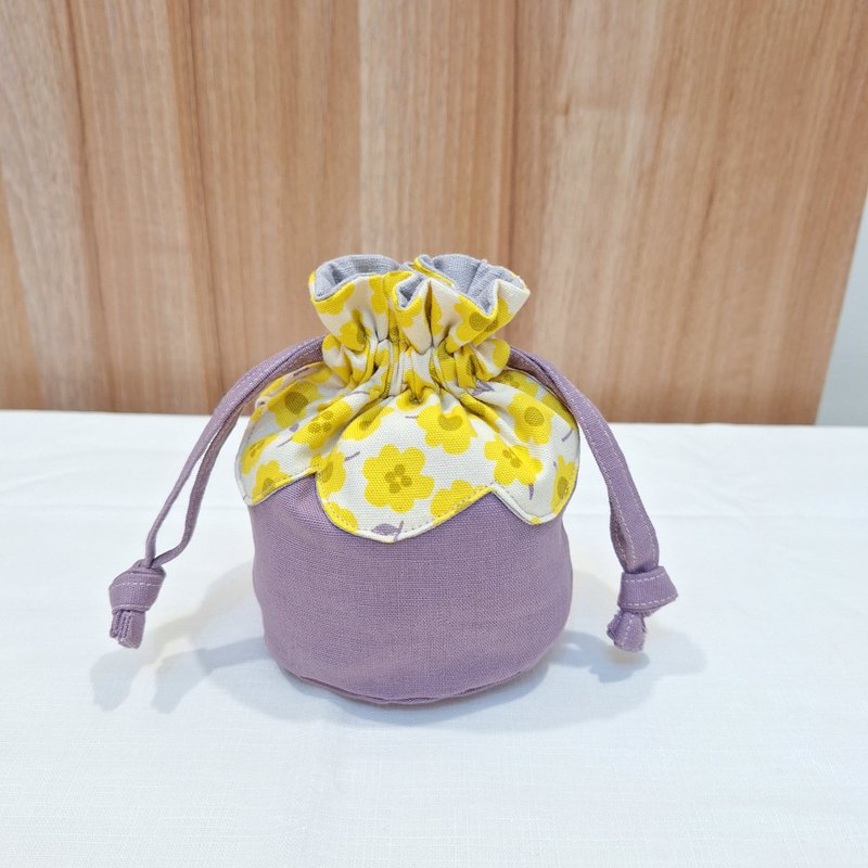 **【MY HANDMADE】Small yellow flower round bottom pocket-purple** - กระเป๋าเครื่องสำอาง - ผ้าฝ้าย/ผ้าลินิน สีม่วง