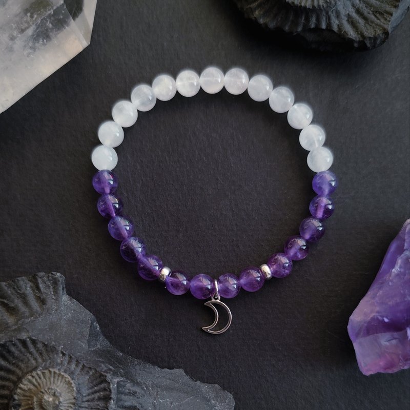 Halfmoon Amethyst and Moonstone Bracelet Sterling Silver Moon Charm - 手鍊/手環 - 寶石 紫色