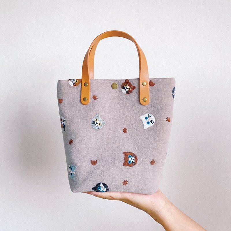 Small commuter bag embroidered cat handbag crossbody women's bag supports customized size - Handbags & Totes - Cotton & Hemp Gray