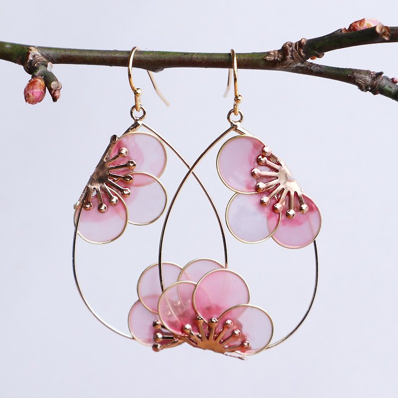 梅の浮遊耳飾り　pink - 耳環/耳夾 - 其他材質 粉紅色