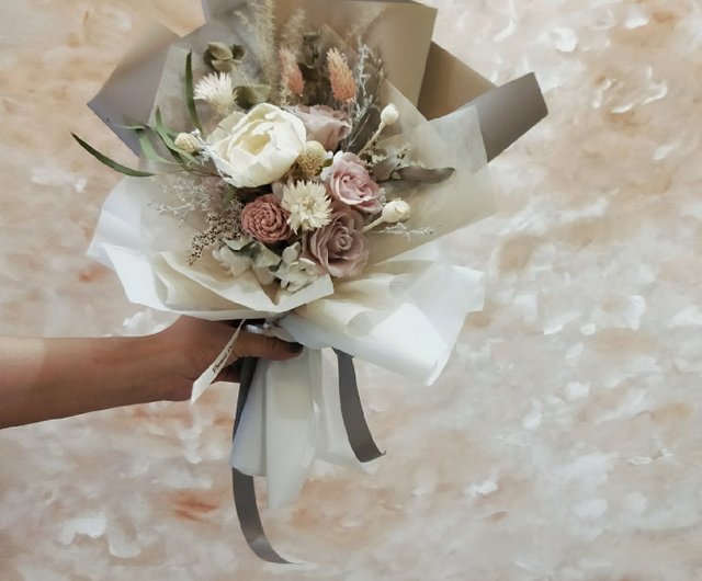 Korean bouquet-single carnation bouquet Immortal graduation bouquet  Valentine's Day - Shop flowerdays Dried Flowers & Bouquets - Pinkoi