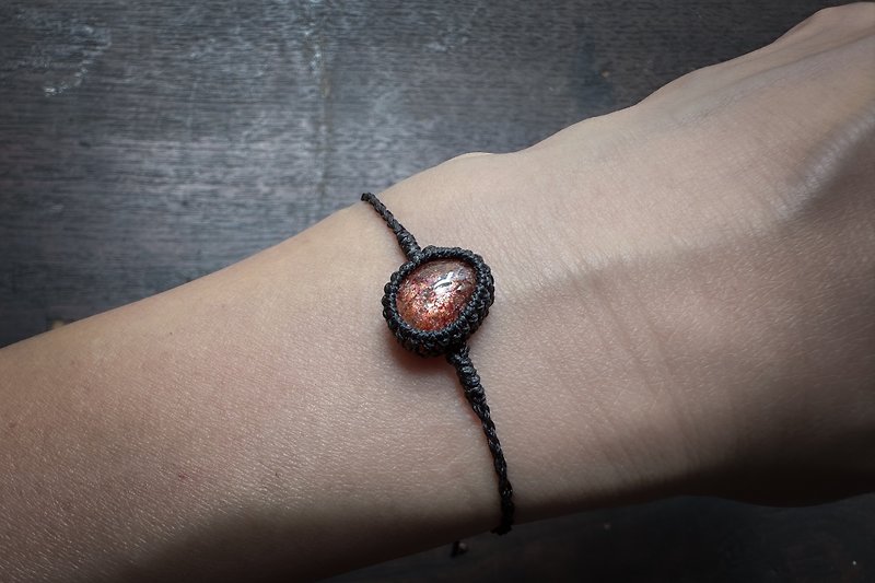 Stone pure handmade micro-woven bracelet is simple, fresh and adjustable - black Wax thread - สร้อยข้อมือ - คริสตัล สีดำ