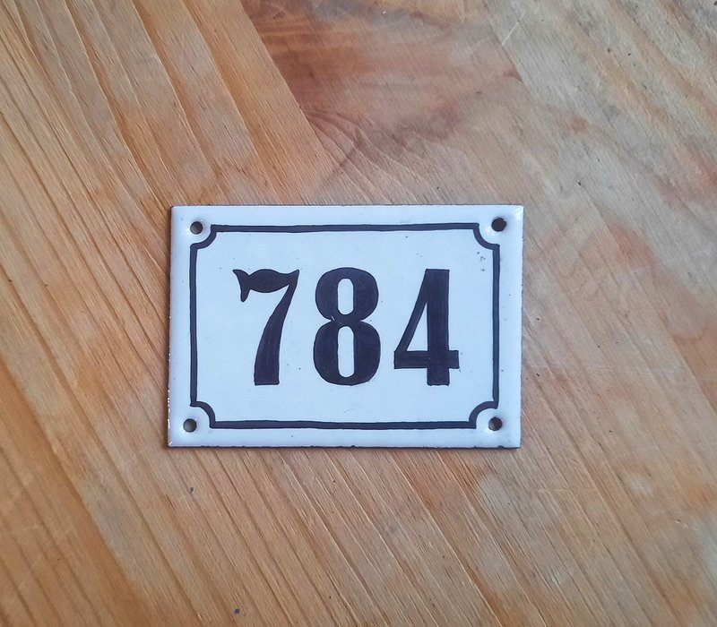 Apartment 784 address door number sign – enamel metal number plaque white black - ม่านและป้ายประตู - วัตถุเคลือบ ขาว