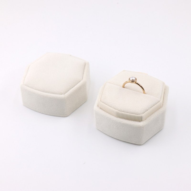 Rounded Hexagon Ring Box Wedding Ring Box Light Beige - กล่องเก็บของ - ผ้าฝ้าย/ผ้าลินิน หลากหลายสี